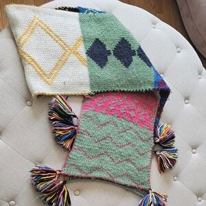 Zara ladies extra long, Multicolor, knitted scarf with tassels